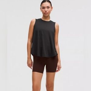 Lululemon Lightweight Split-Back Training Tank Top in Black